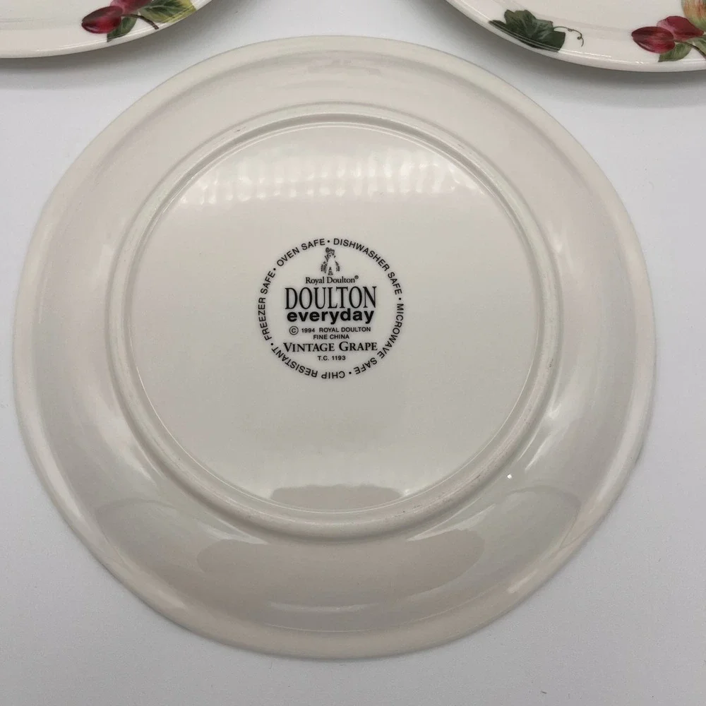 Royal Doulton Everyday Vintage Grape Salad Plates Set of 4 Fruit Fine China 8.25